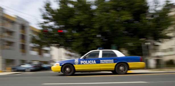 Confiscan otro auto por regatear en la PR-30