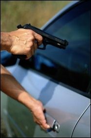 Mujer con herida abierta en medio de carjacking en Humacao