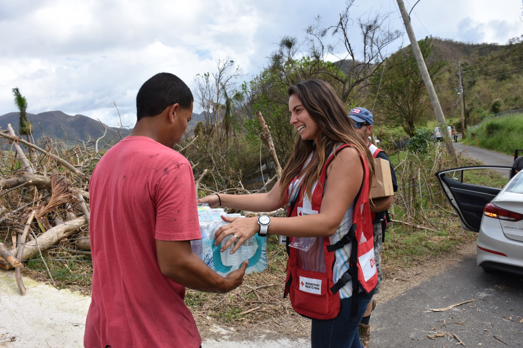 Cruz Roja lleva ayuda y conecta familias en pueblos de la Zona Este