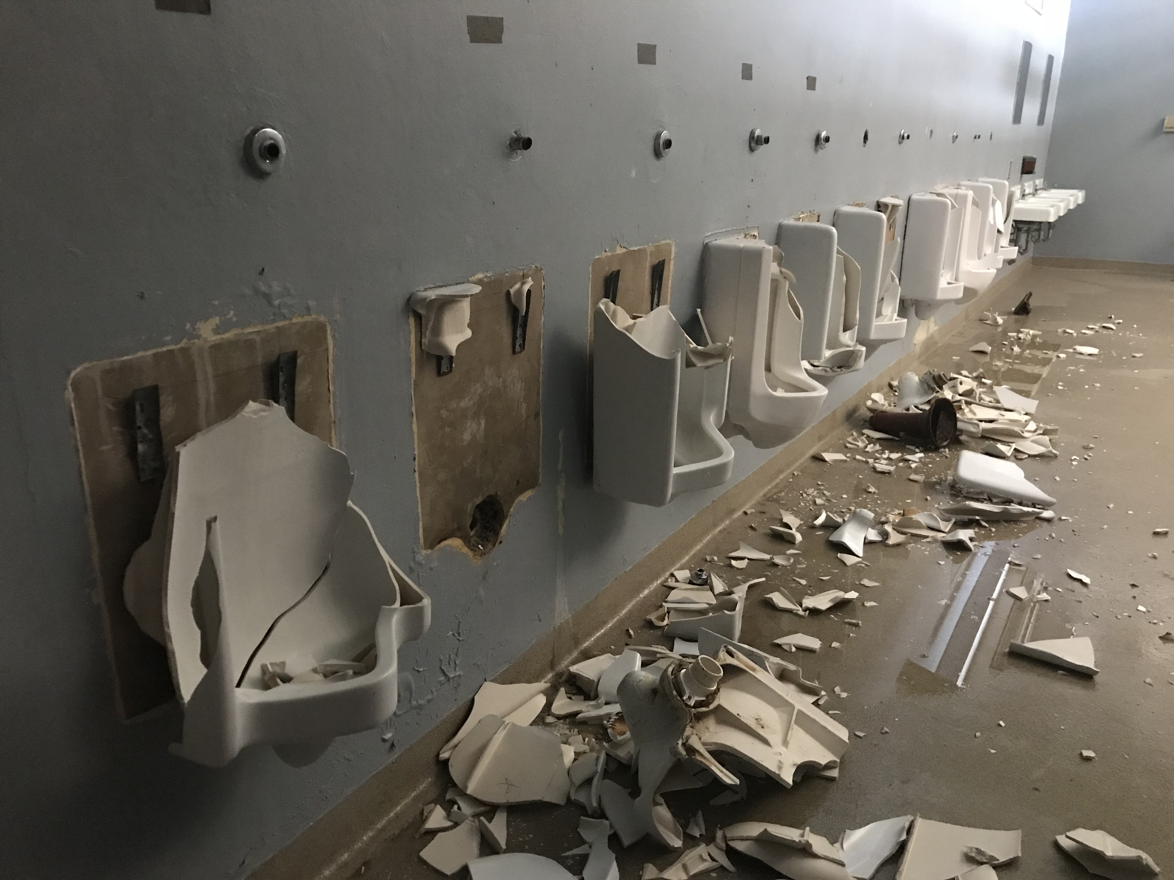 Vandalismo en el estadio Solá Morales de Caguas