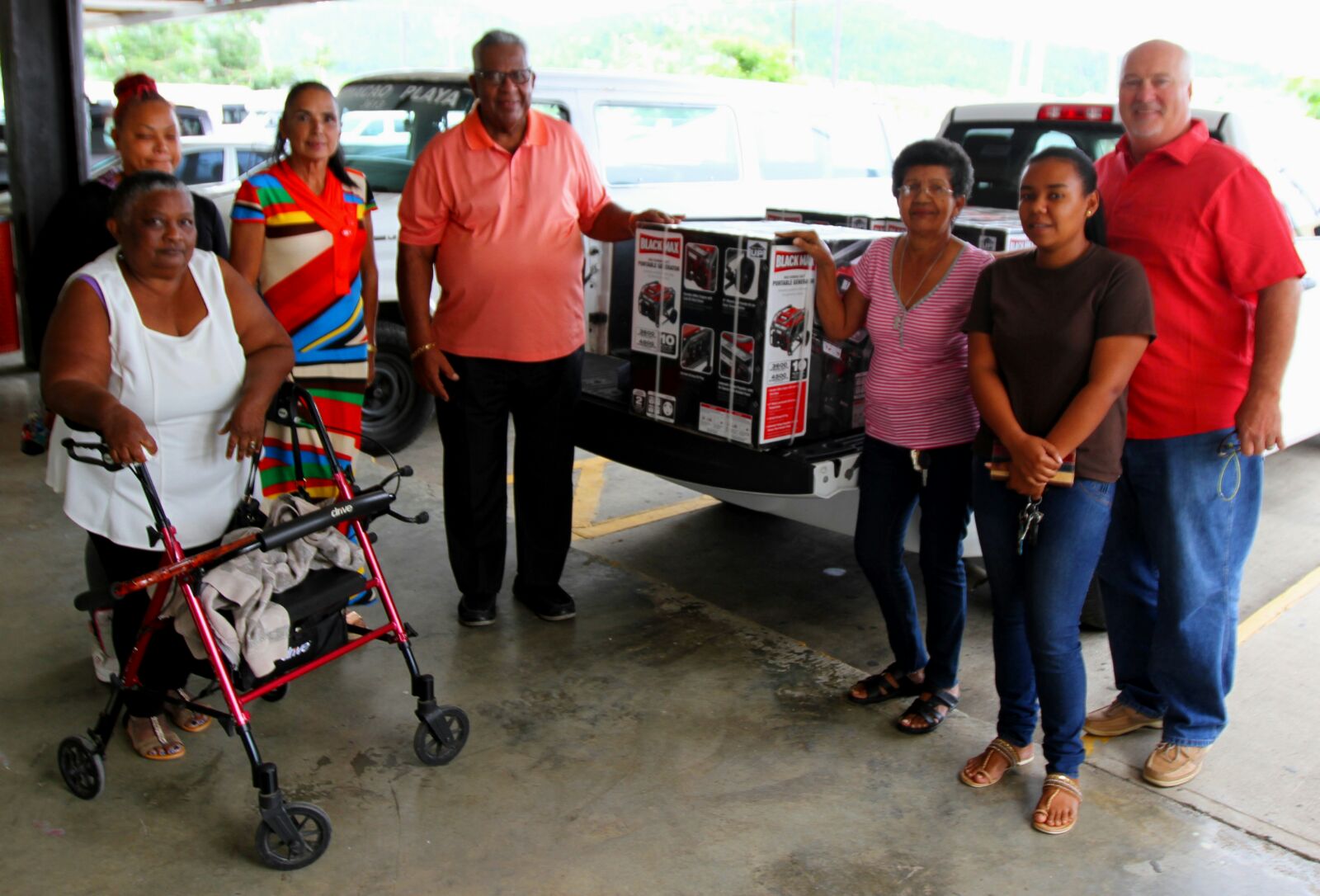 Entregan generadores eléctricos en Humacao