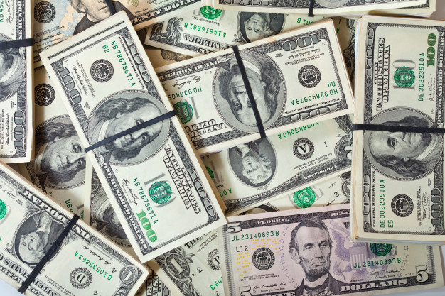 Yabucoeño se adueña de valija con $30,000 de una megatienda de Santa Isabel