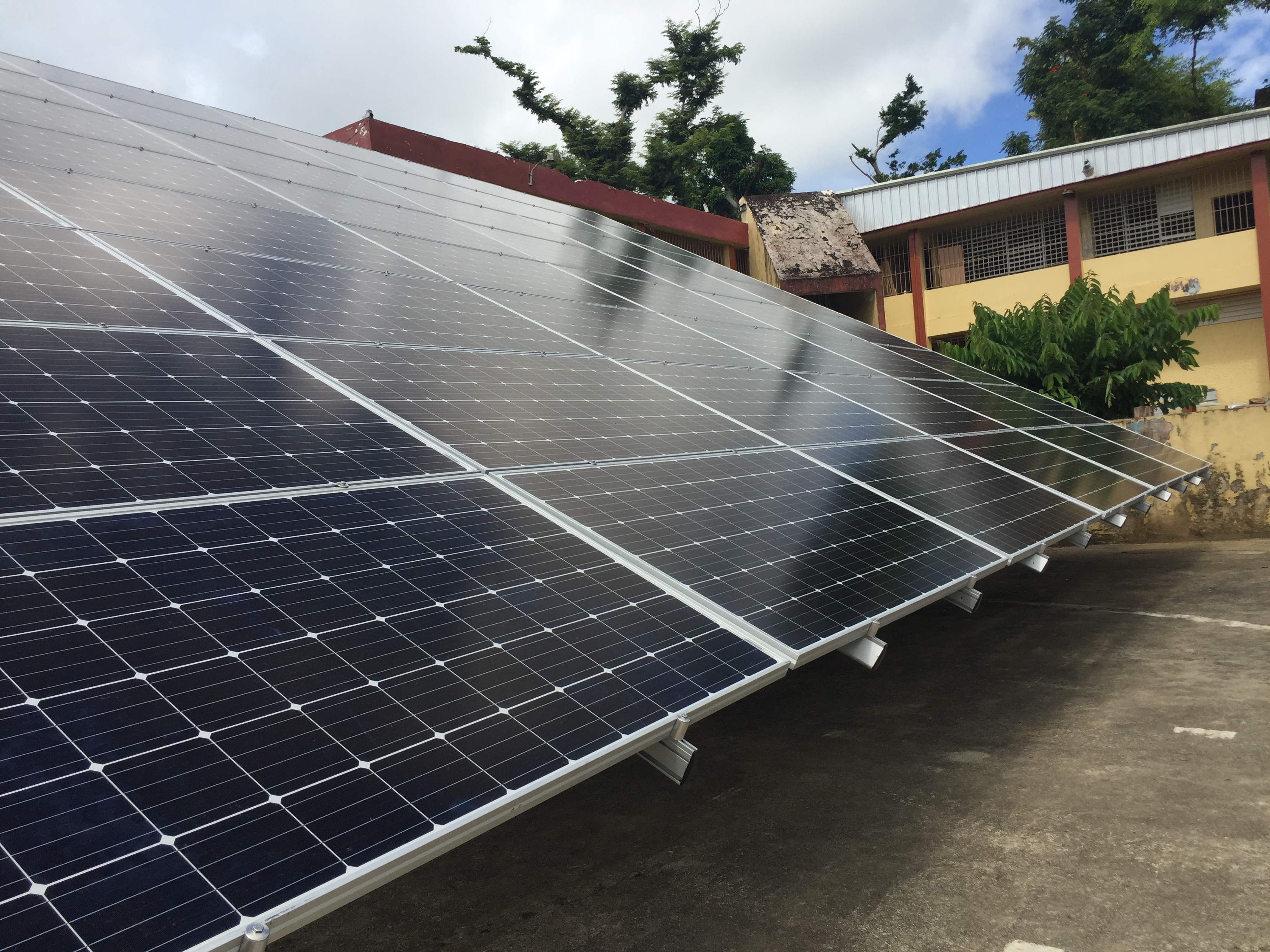 Innovación con sistema de energía modular en Humacao
