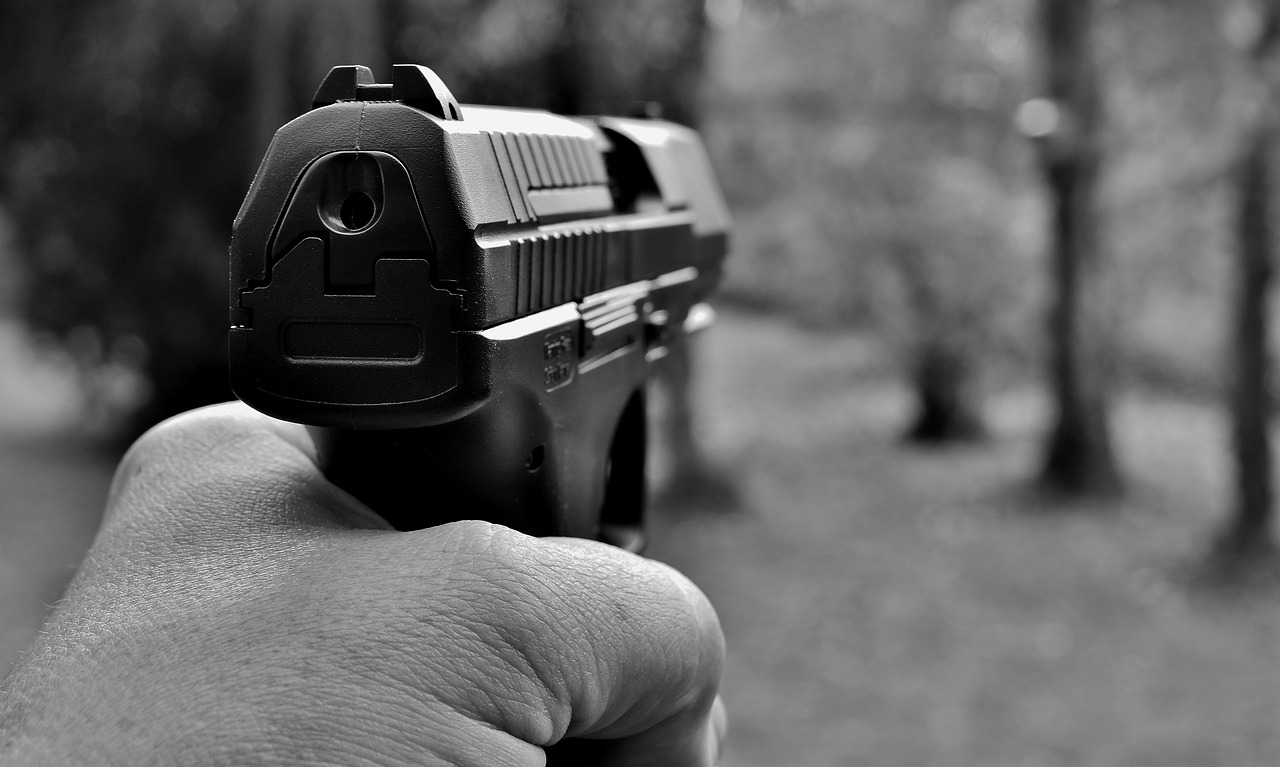 Encuentran hombres tirados en la carretera PR-1