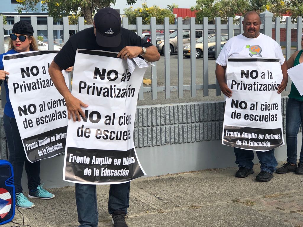 A los tribunales comunidades de Yabucoa ante el cierre de planteles