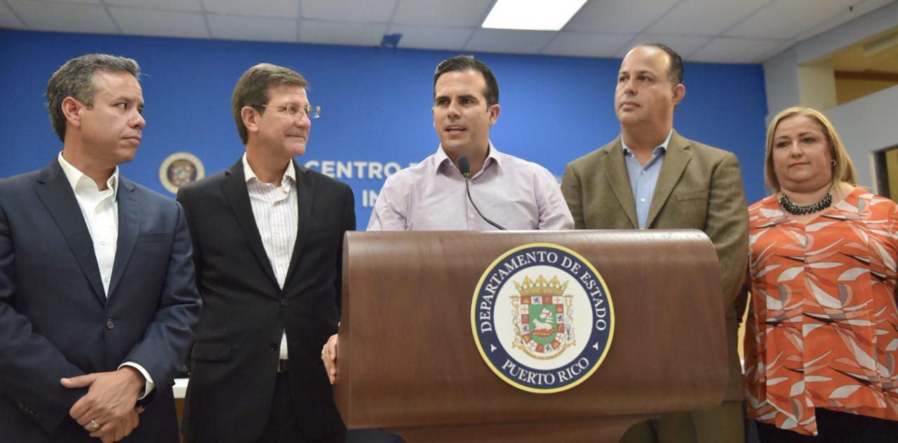 Gobernador anuncia mejoras en más carreteras
