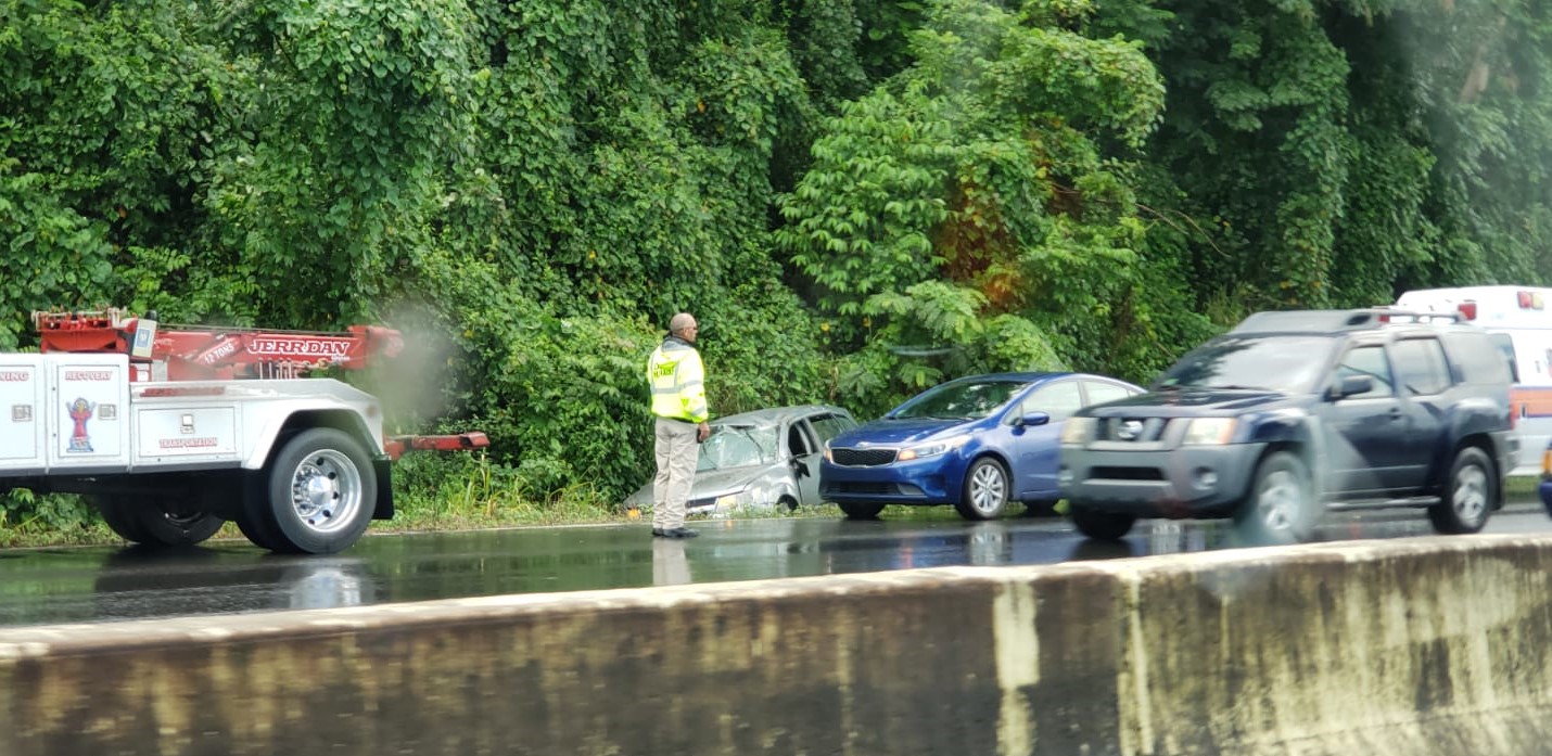 Accidente de auto en la PR-30