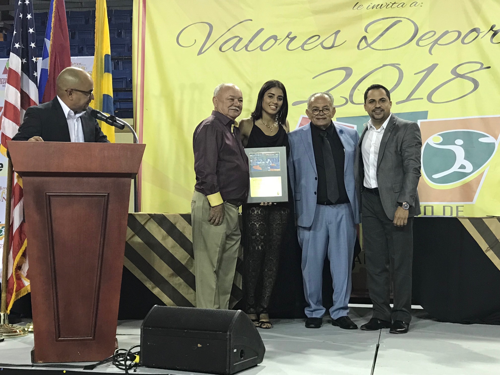 Juncos reconoce labor de 306 atletas