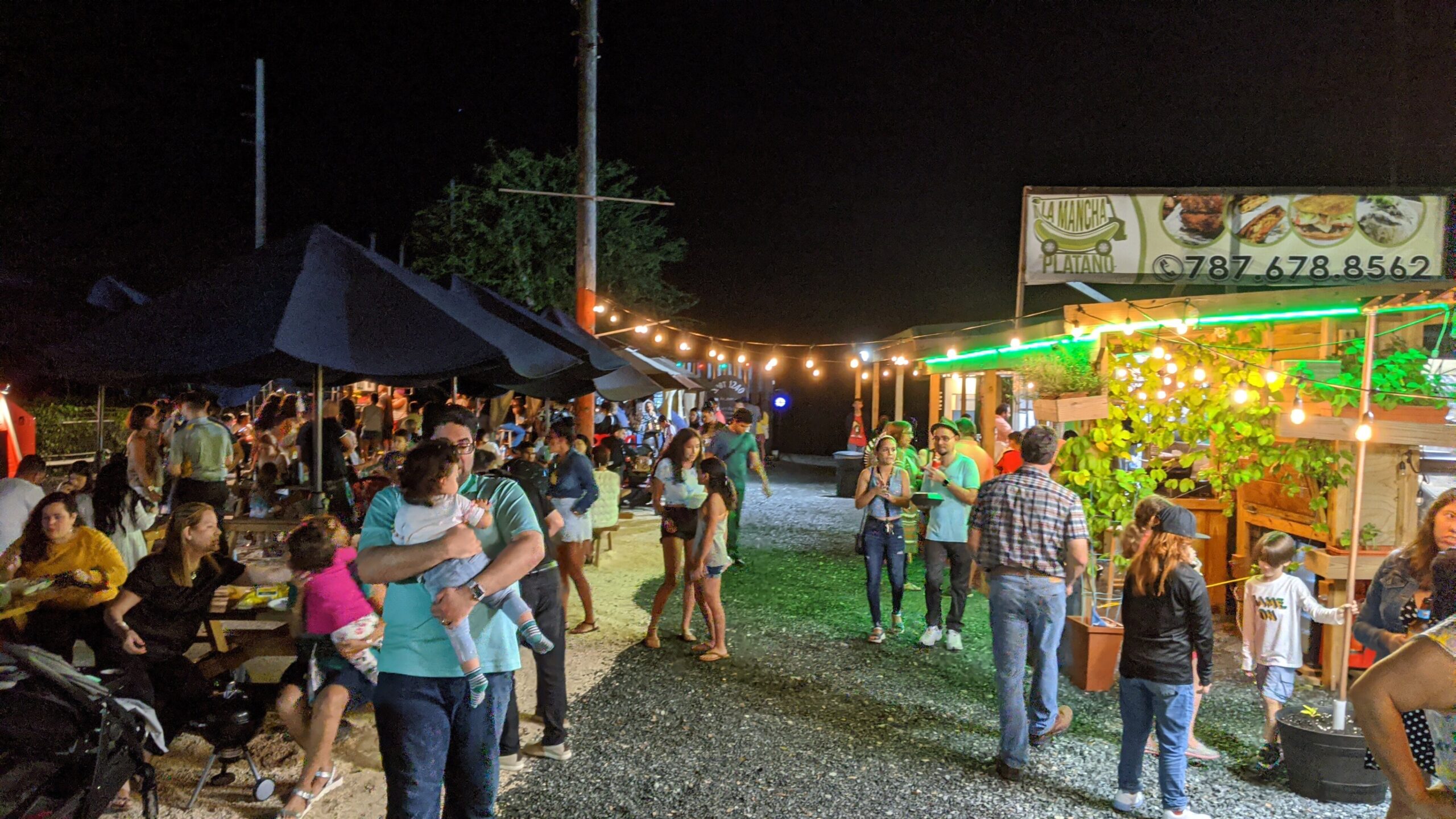 Nuevo espacio gastronómico en Humacao Con-Tenedores Food Truck Park