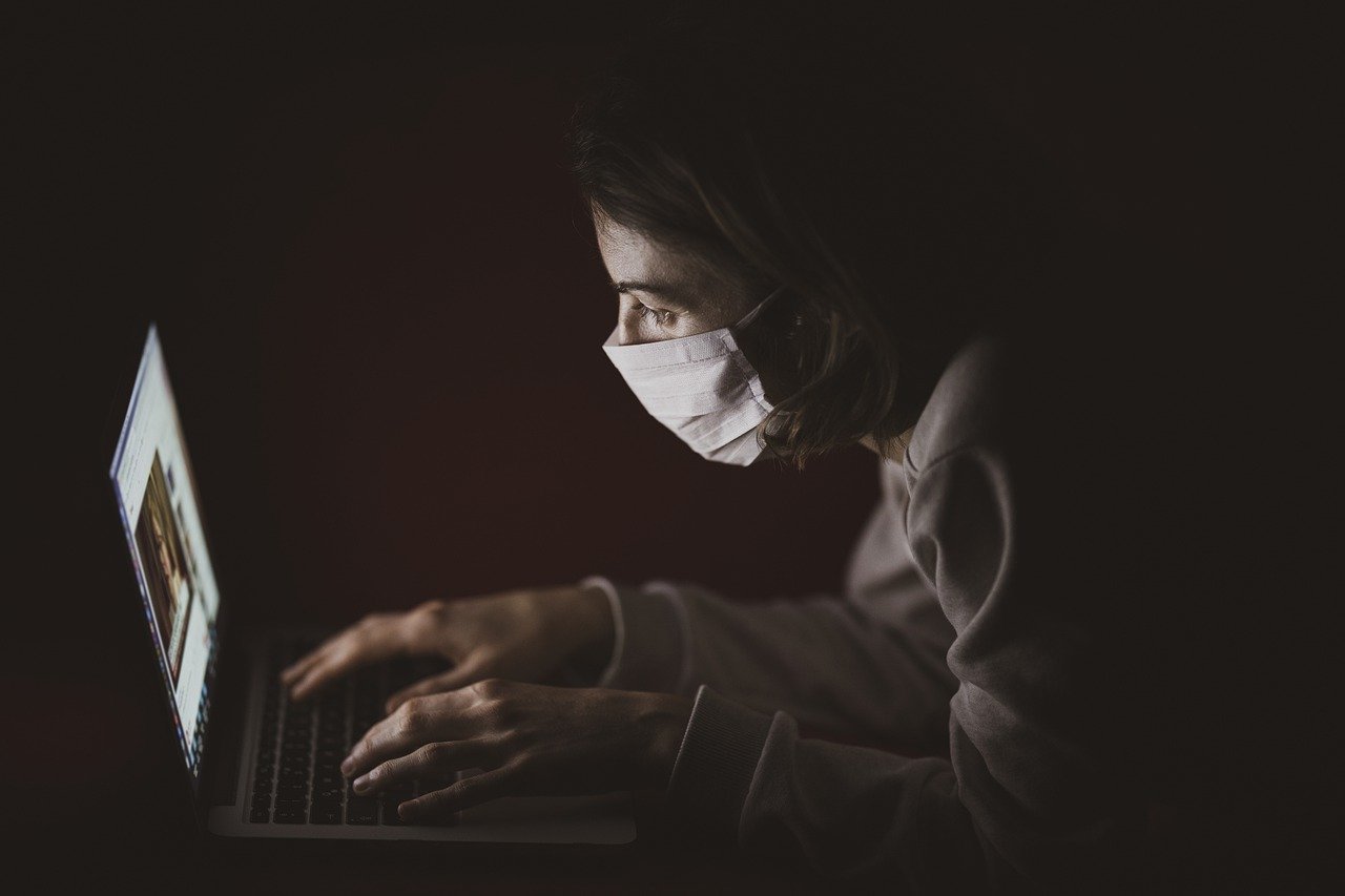 FBI exhorta a la ciudadanía a reportar fraudes ante pandemia