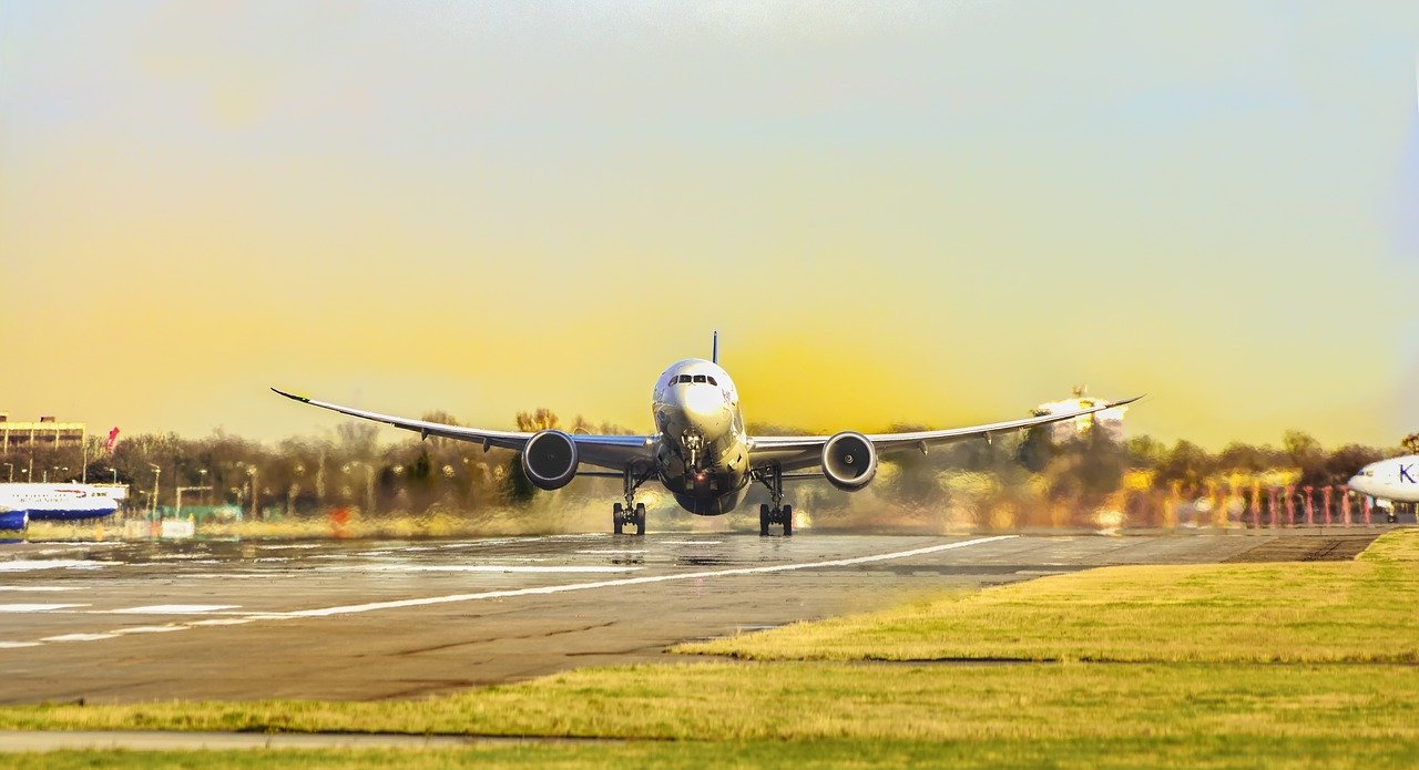 Transportación federal ordena reembolso de aerolíneas locales y extranjeras