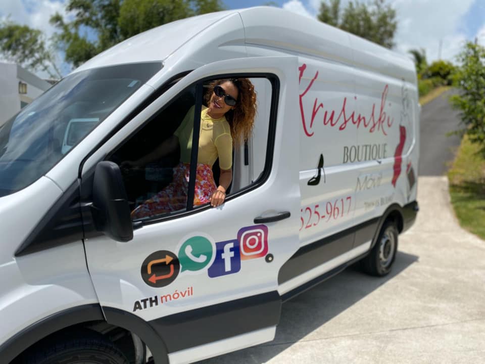 Pedreña celebra los tres años de Krusinski Boutique Móvil