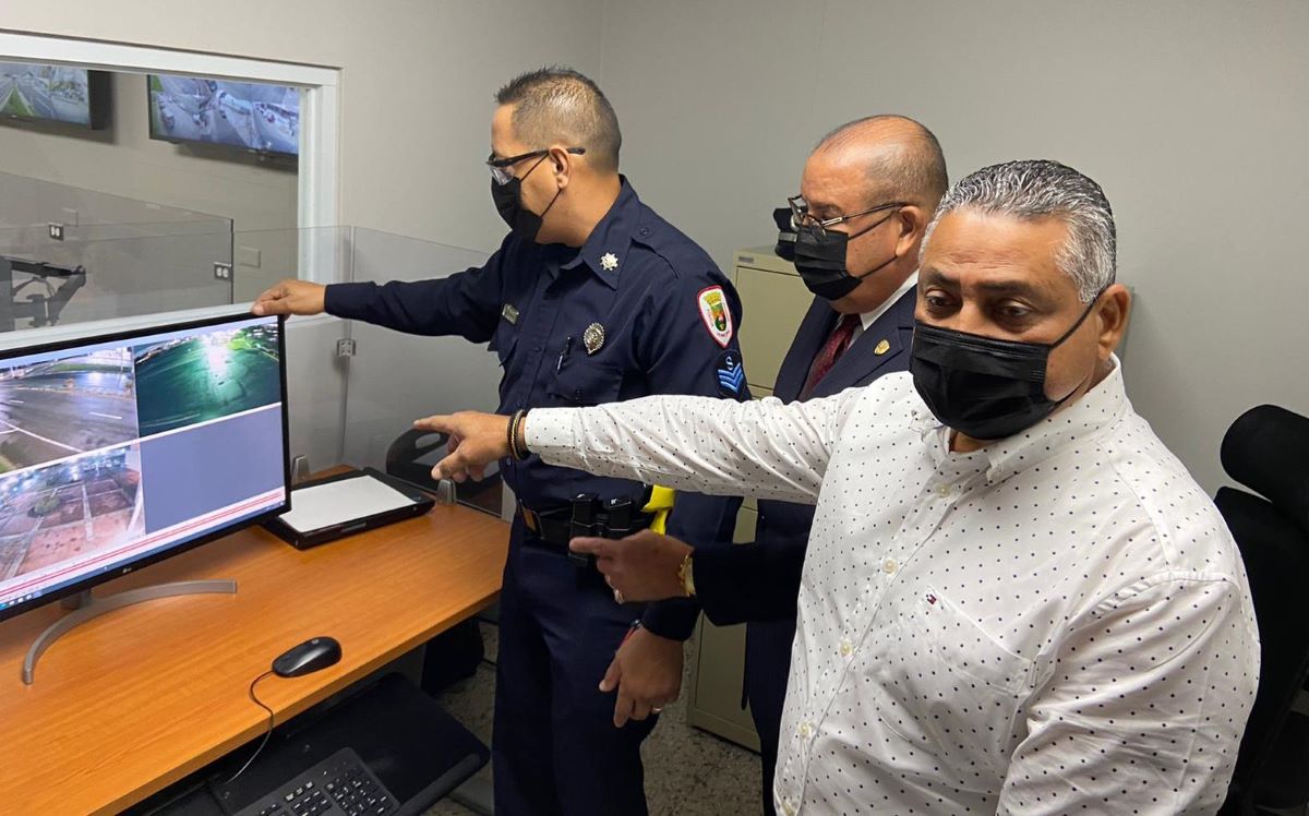 Anuncian nuevo sistema de vigilancia electrónica para combatir el crimen en Humacao