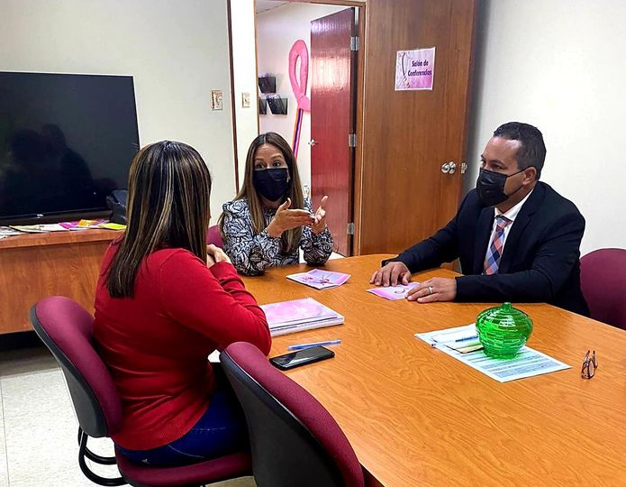 Primera dama humacaeña visita el Centro de Prevención y Apoyo Contra el Cáncer