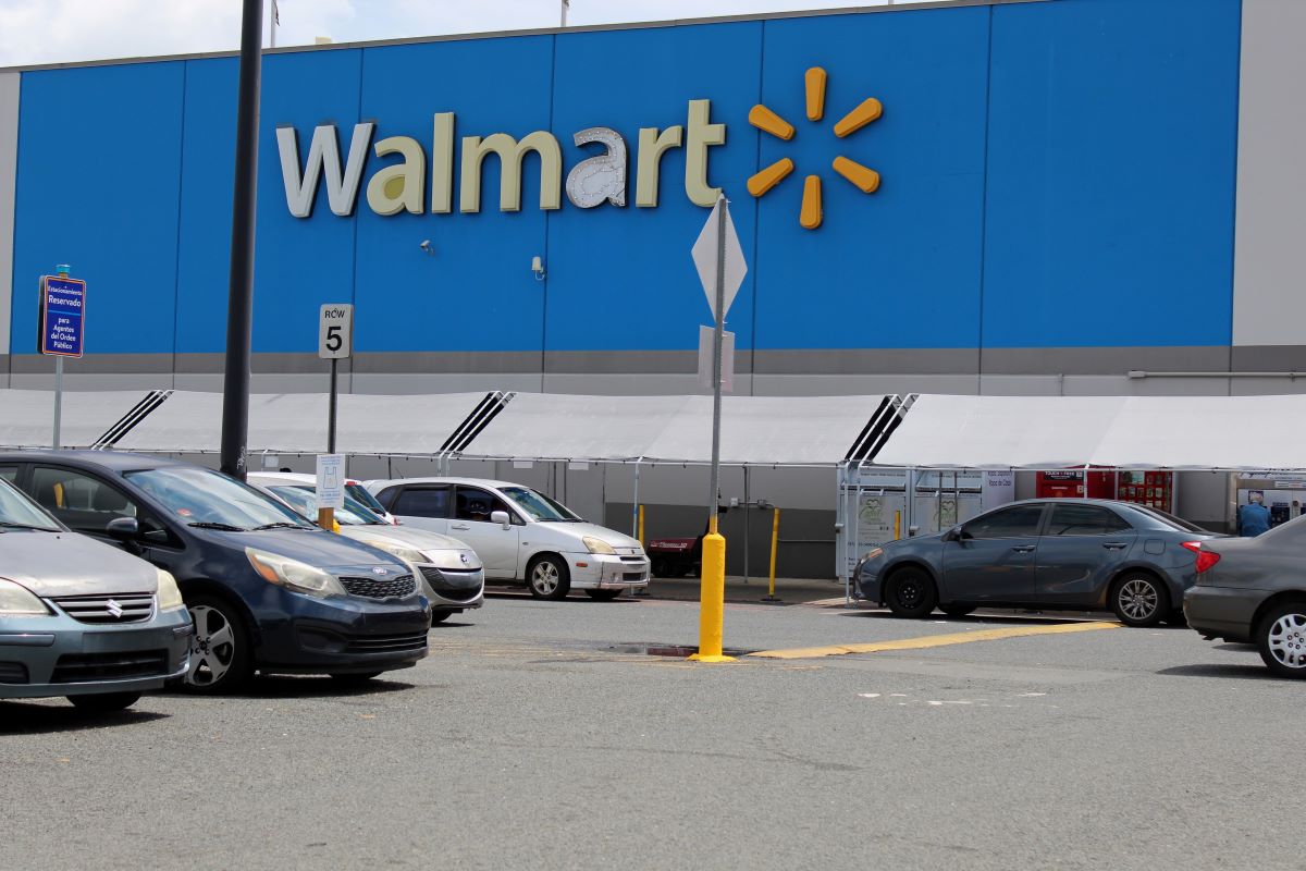 Cierran Walmart Caguas por empleados contagiados con la pandemia