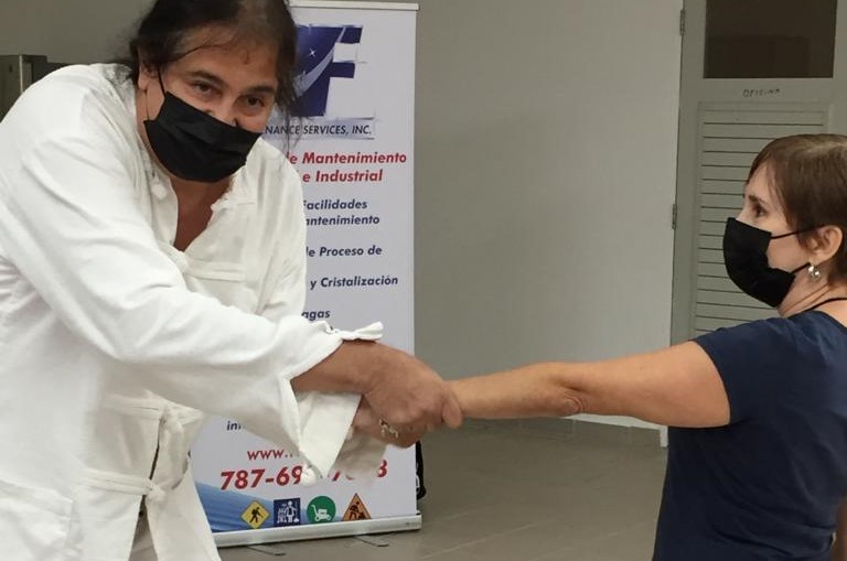 Naguabeñas participan en taller de defensa personal