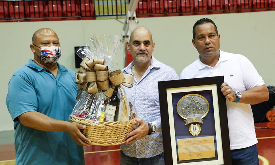 Grises dedican temporada al presidente de la Cooperativa Oriental