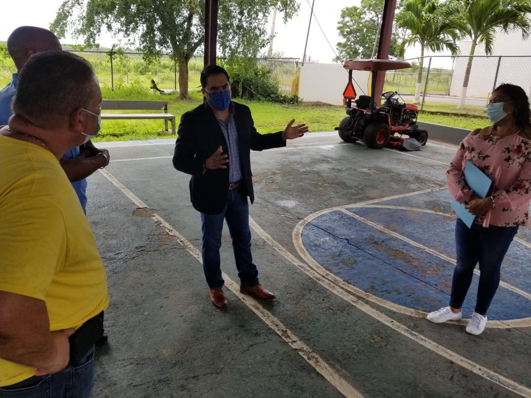 Urge conexión eléctrica en oficina regional de Recreación y Deportes en Humacao