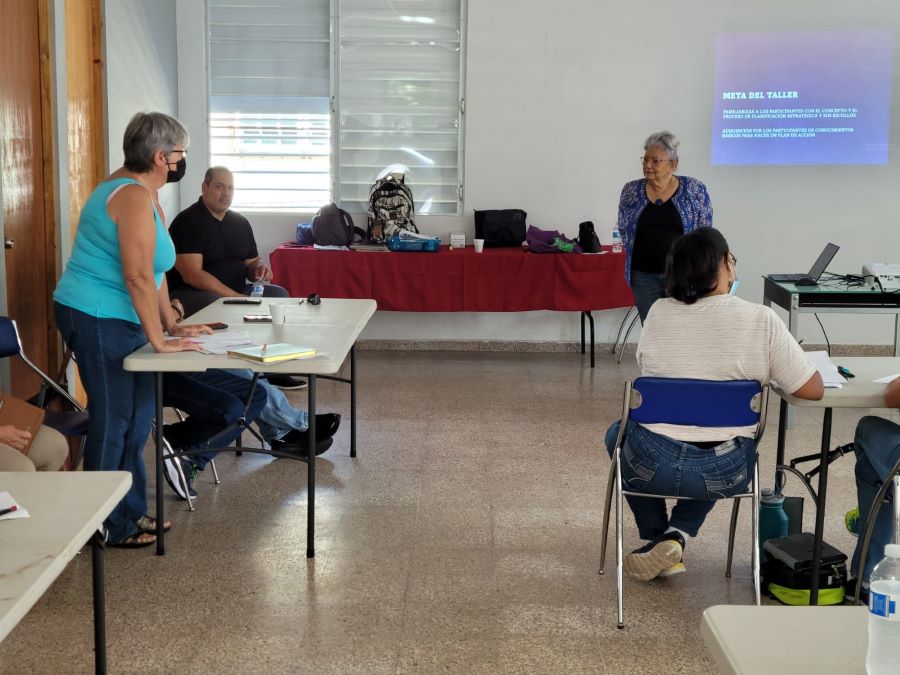 Vitrina Solidaria y el Bosque Nacional El Yunque llevan capacitación empresarial a Las Piedras