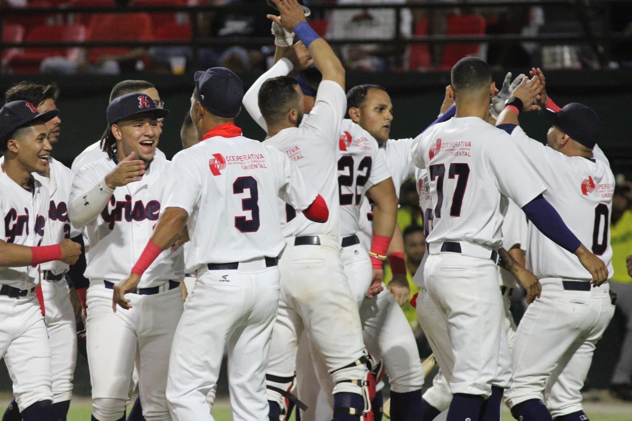 Dramática clasificación de Humacao a la semifinal de la Doble A