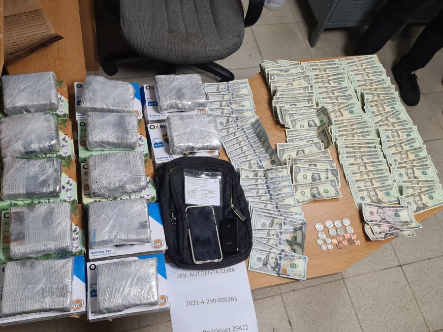Incautan 12 bloques de cocaína en Naguabo