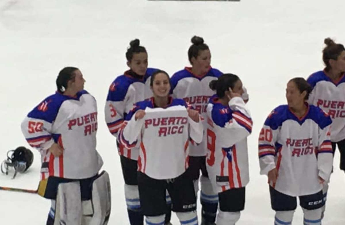 Boricuas forman equipo femenino de hockey en Florida y se coronan campeonas