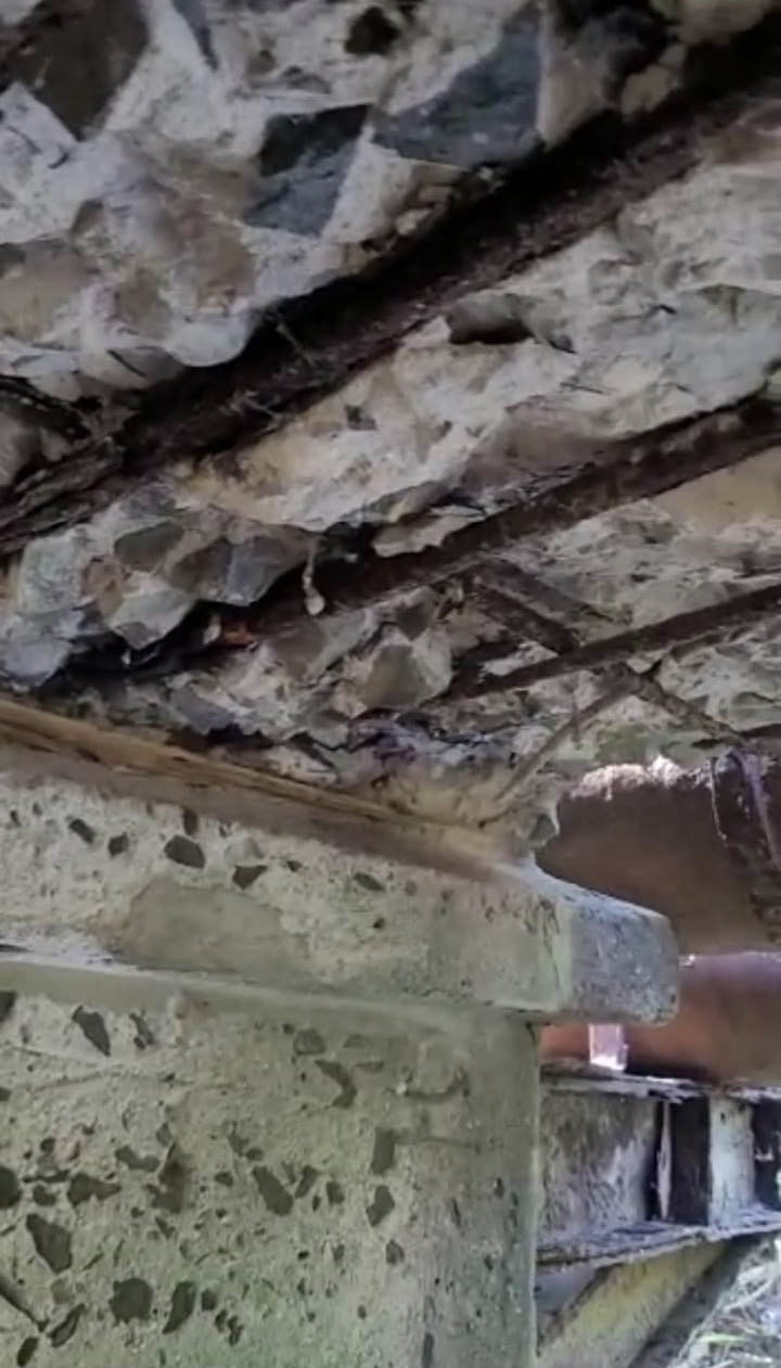 Puente en riesgo de colapso pone en peligro a vecinos de Punta Santiago