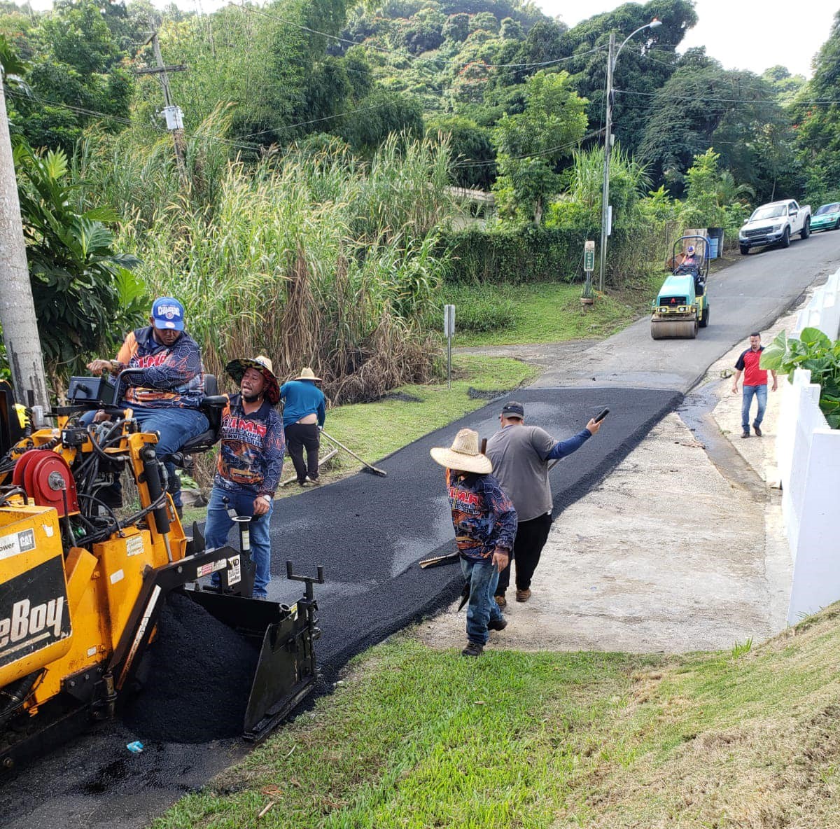 Alcalde atiende carreteras en San Lorenzo