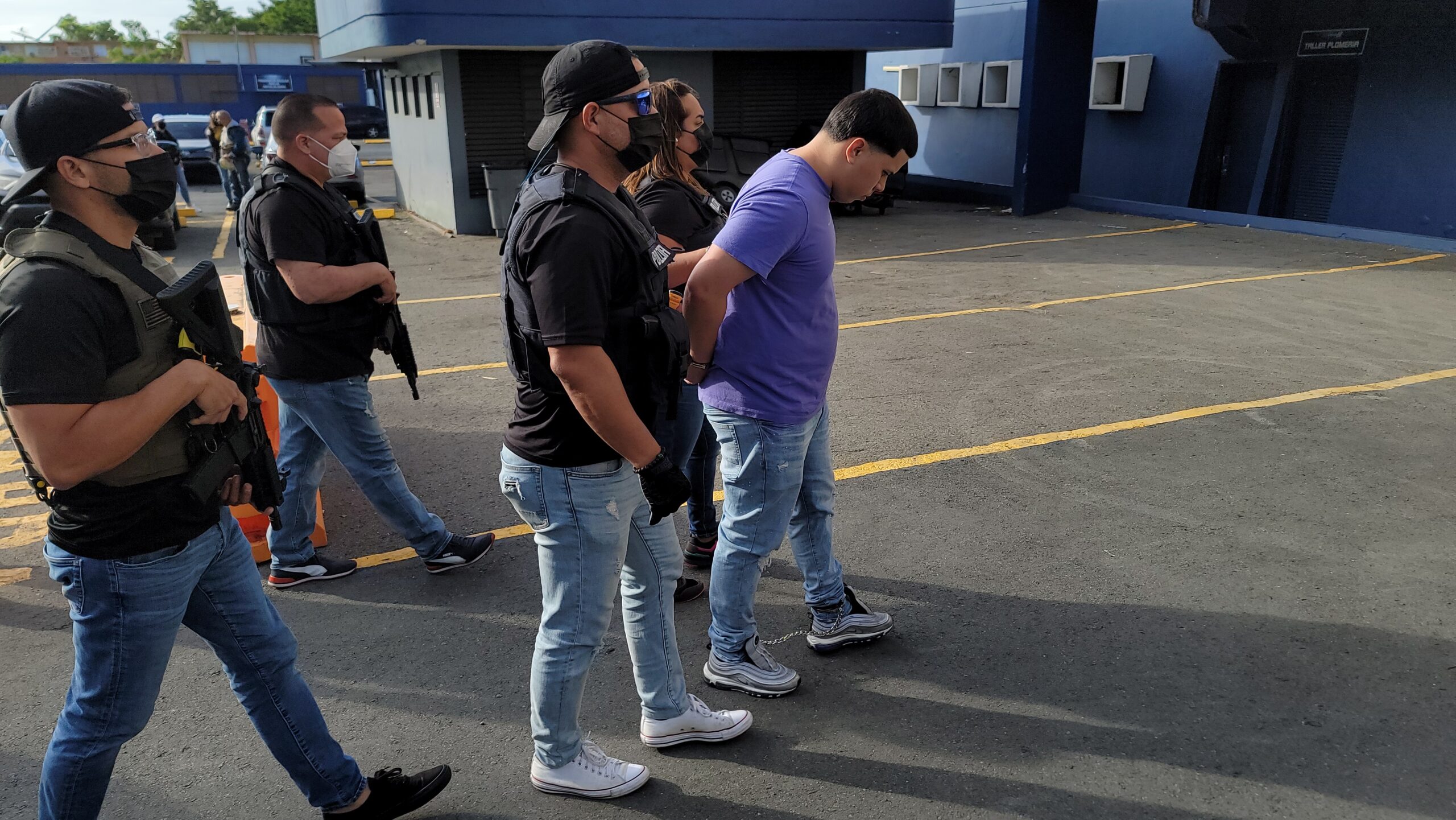 Policía arresta a imputado de asesinar a hombre en negocio en Caguas