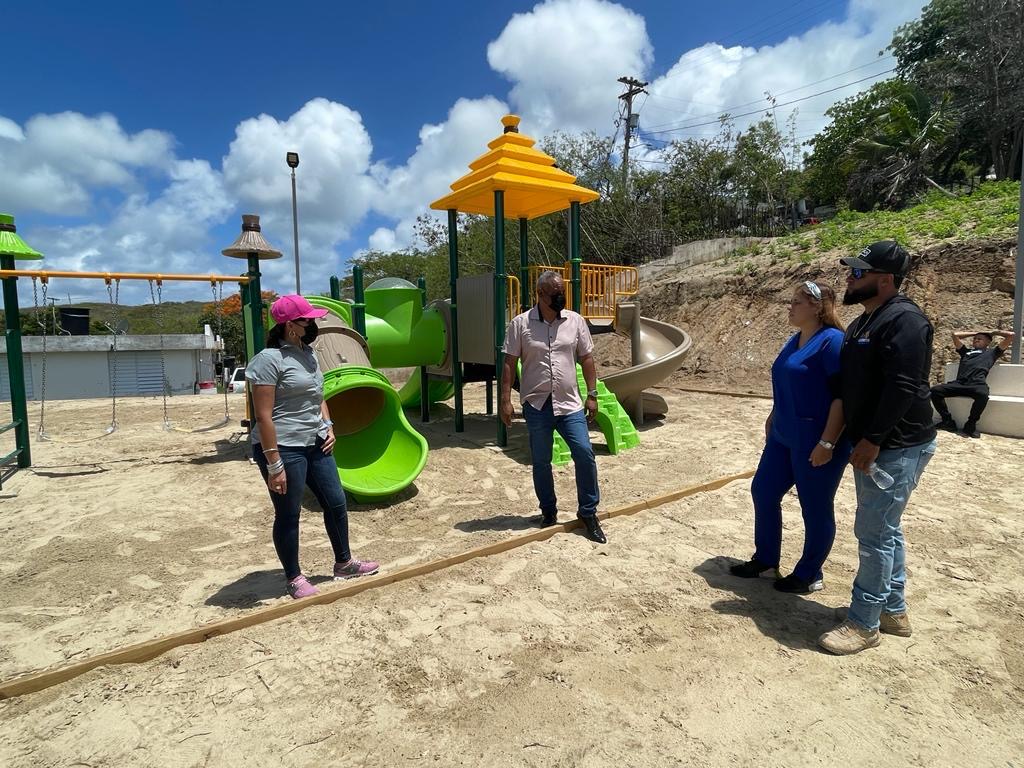 Inauguran parque de recreación pasivo para niños en Vieques