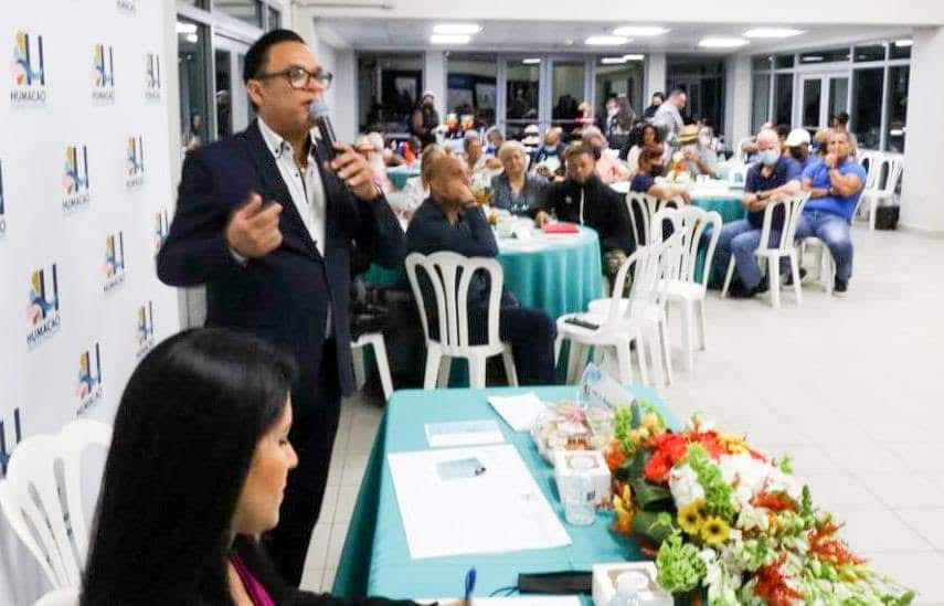 Alcalde de Humacao se reúne con líderes comunitarios