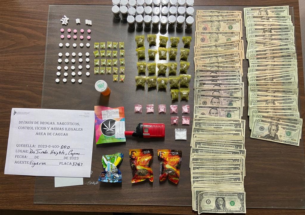 Arrestan a cuatro personas y ocupan drogas durante intervención en residencial en Caguas
