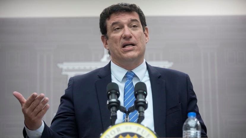 Presentan informe para descentralizar el Departamento de Educación