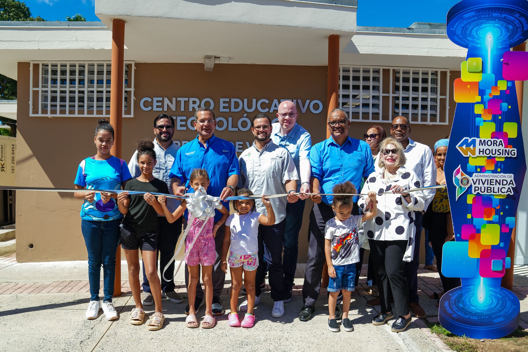 Continúa la obra en Centro Educativo Tecnológico del Residencial Jardines en Vieques