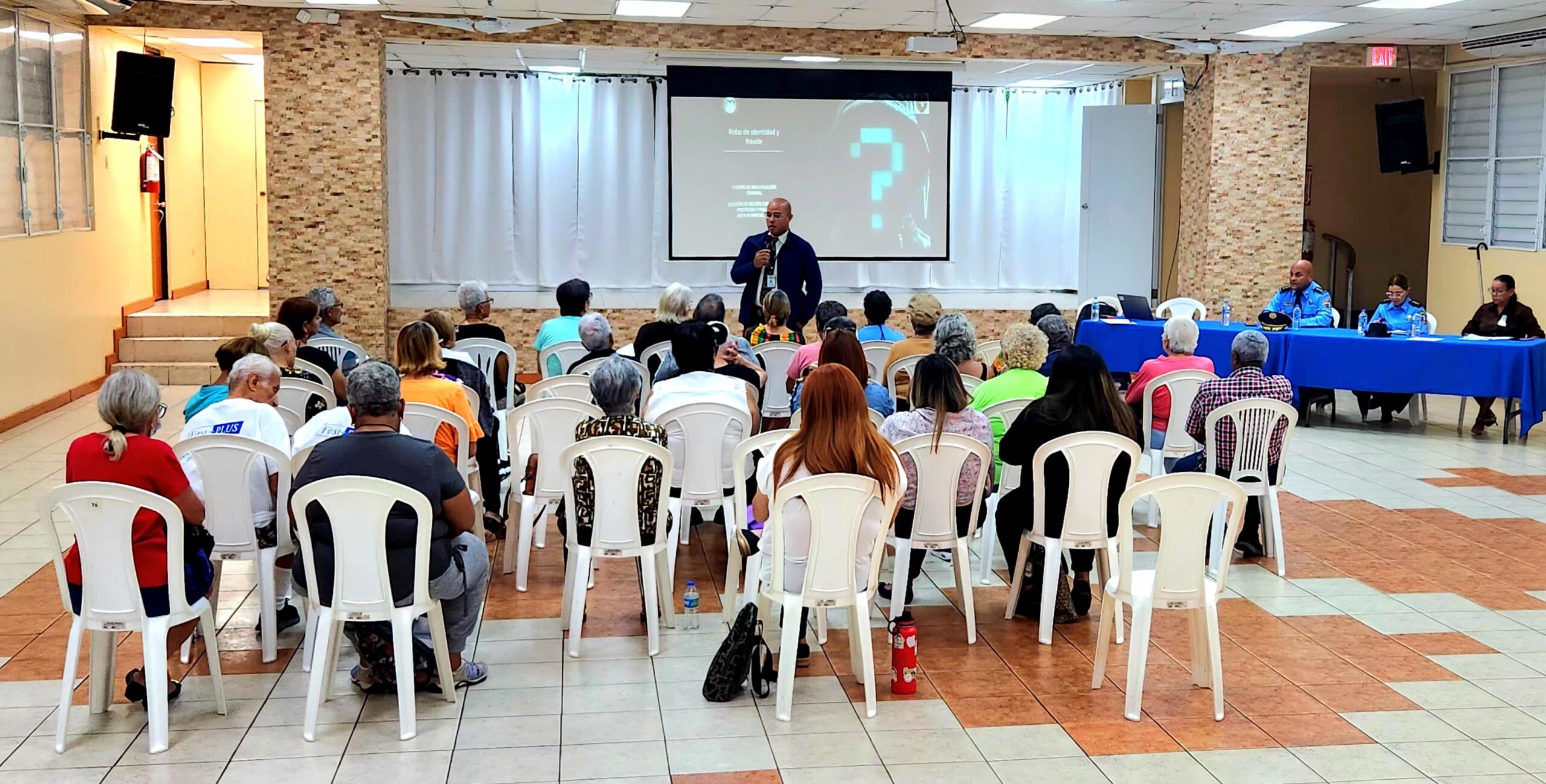 Bajo el lema “Robo de Identidad y Fraude” Comité de Interacción Ciudadana realiza conversatorio con la comunidad