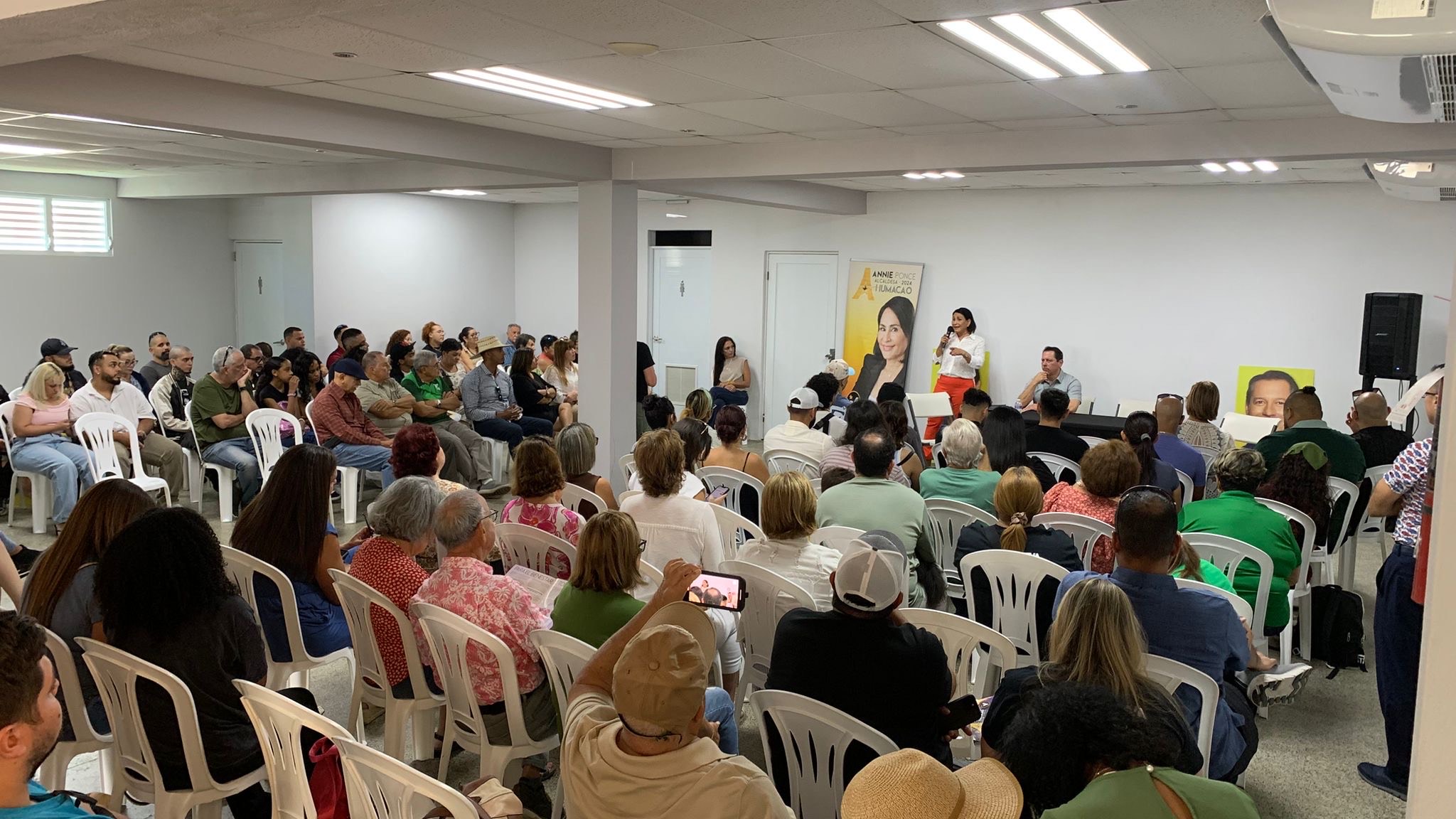 Juan Dalmau y Pamela González reiteran su compromiso en Vieques