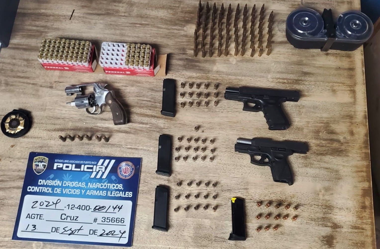 Causa para arresto contra alguacil de Vieques y su pareja