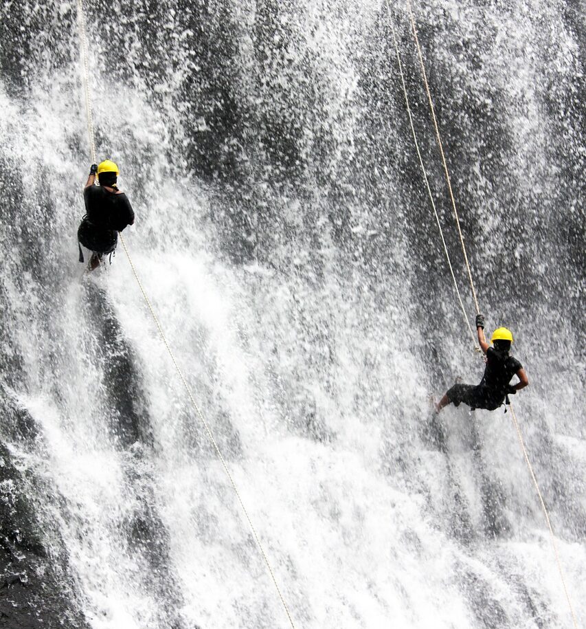 Urgen rotulación en áreas donde se practican deportes extremos como excursionismo y rappelling