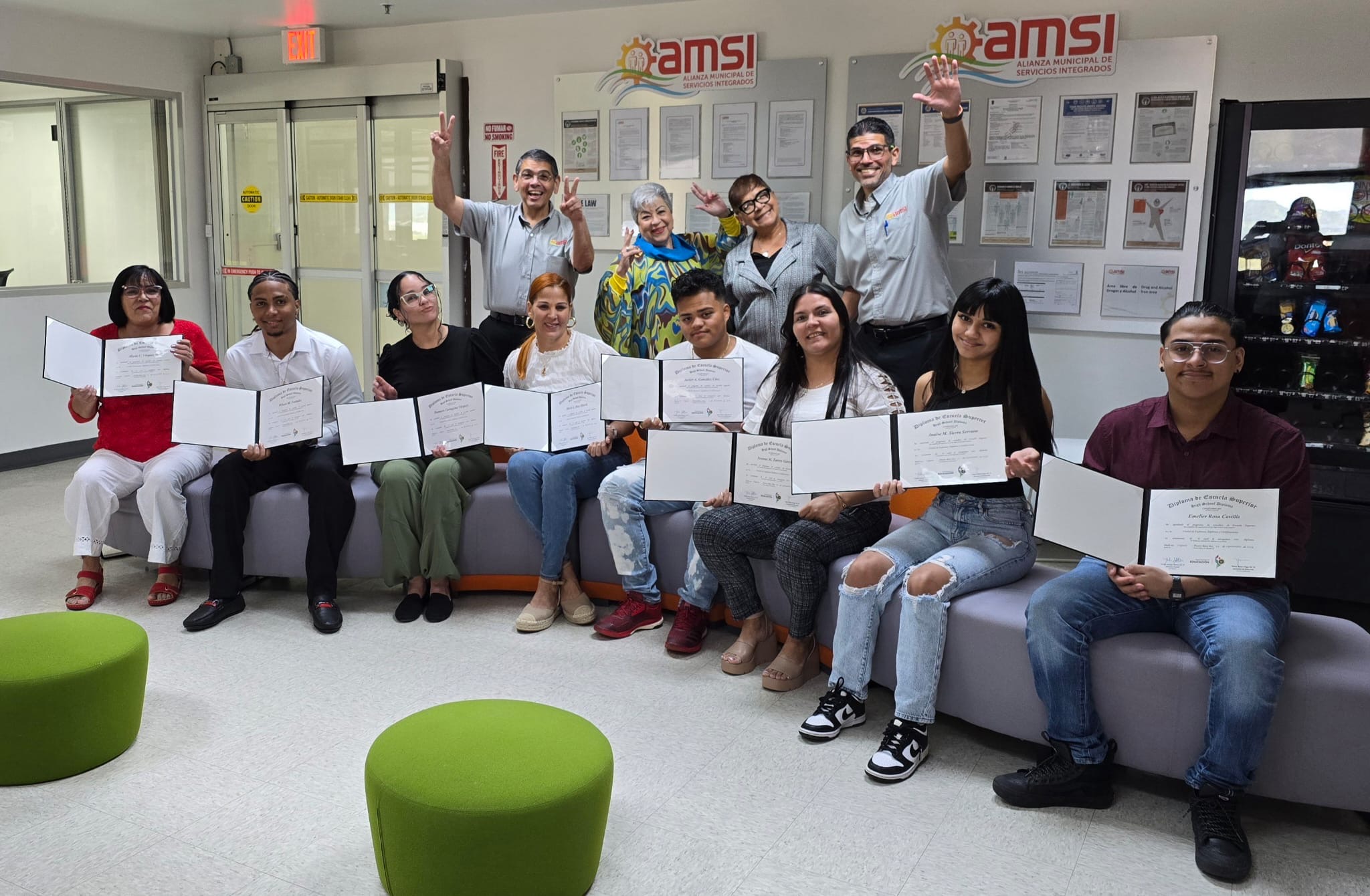 14 Adultos Obtienen su Diploma de Cuarto Año en Caguas