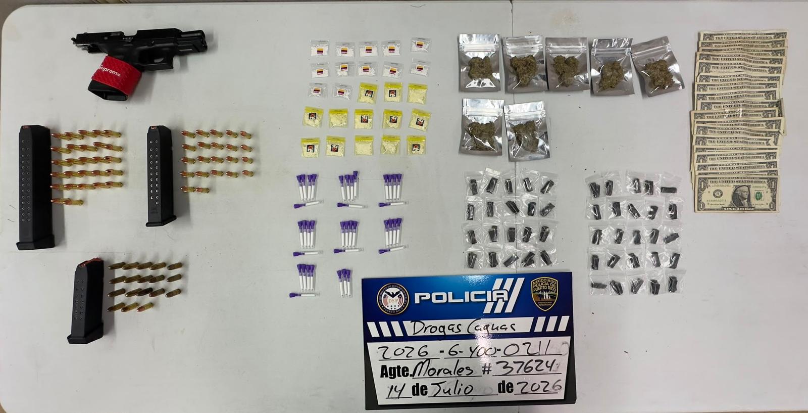 Ocupan pistola modificada para disparos automáticos, fentanilo y otras drogas en residencial de Gurabo
