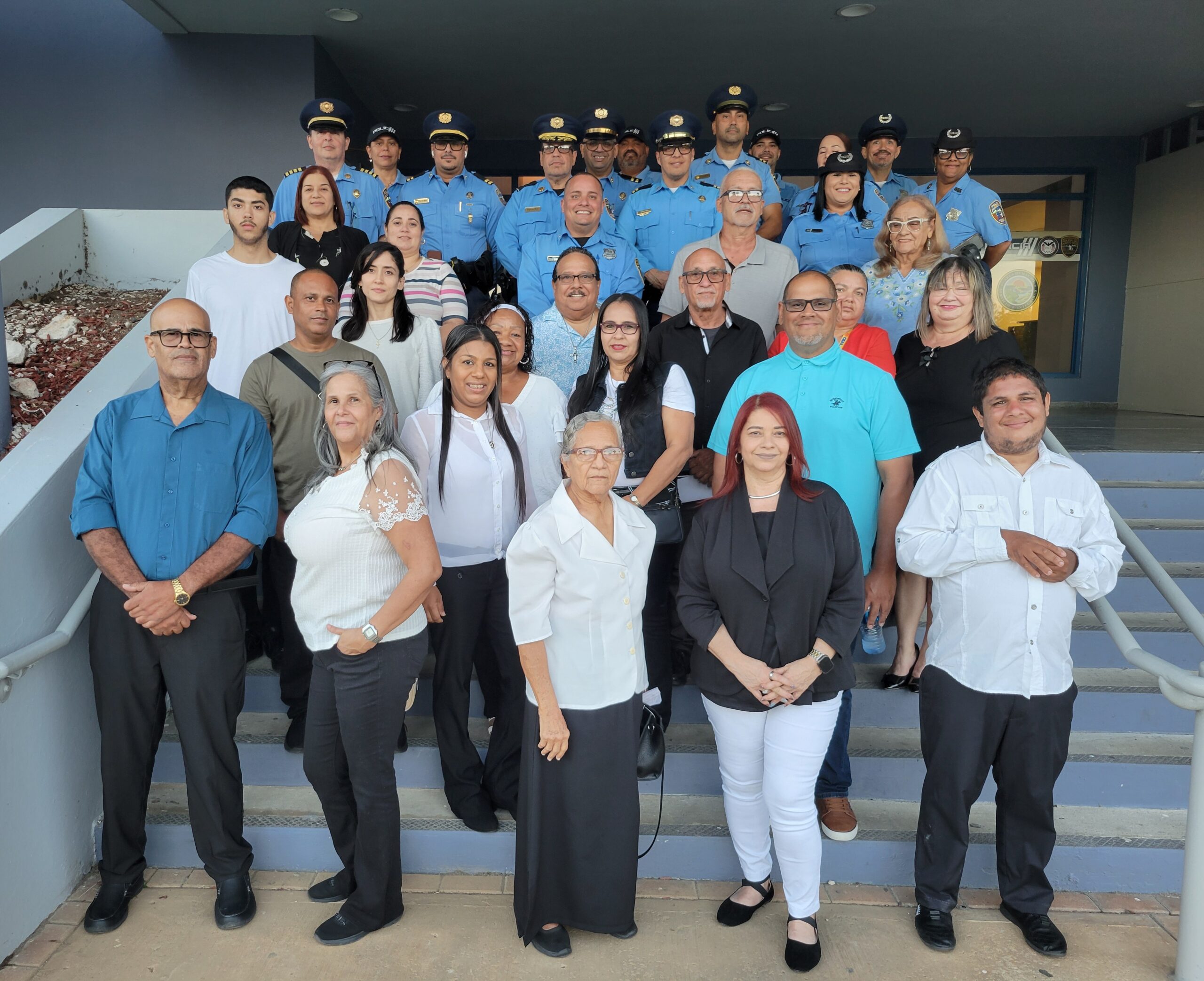 Juramentan 13 nuevos concejales comunitarios en el área policíaca de Humacao