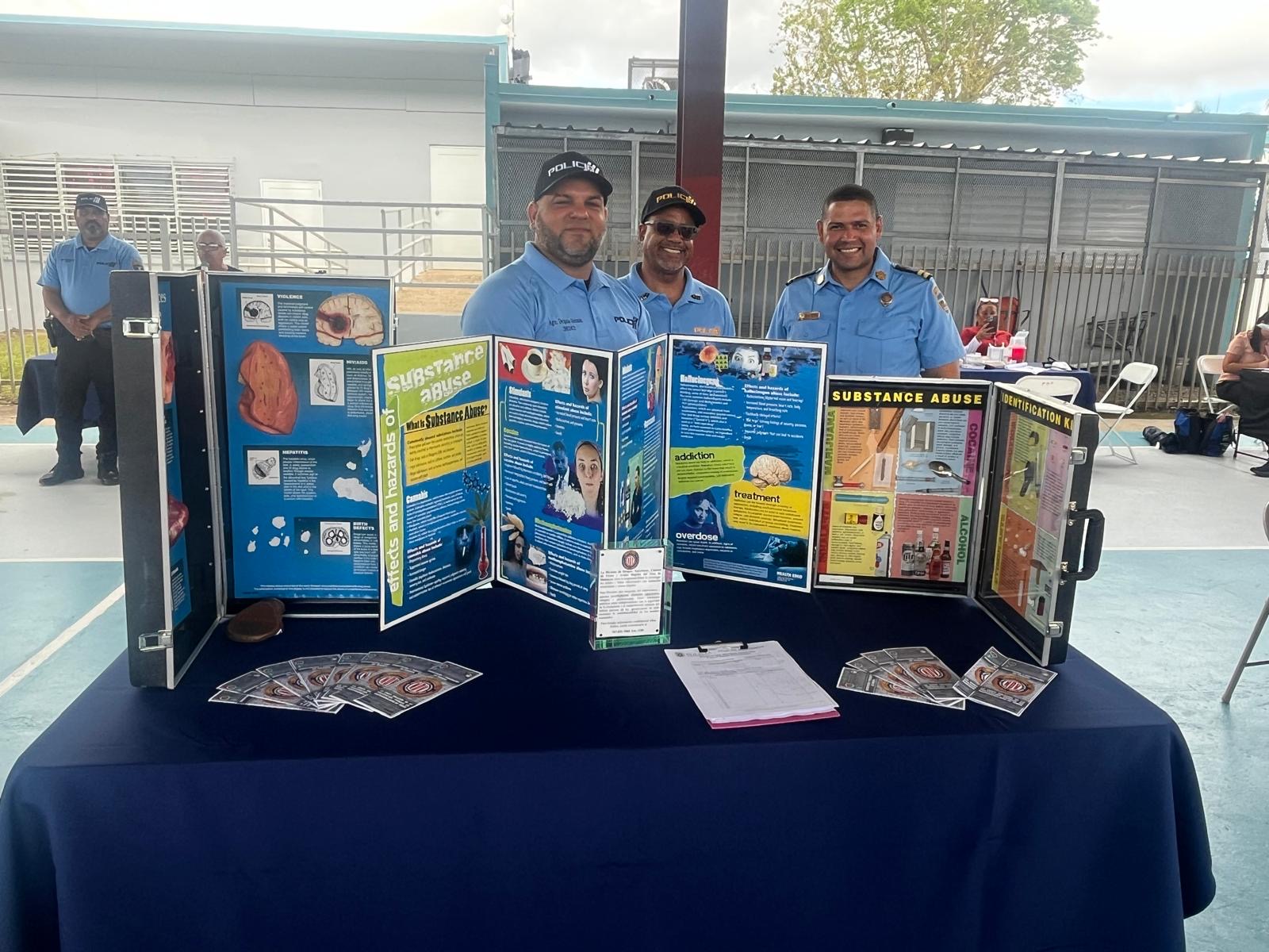 Feria de salud y servicios impacta a familias del residencial Padre Rivera en Humacao