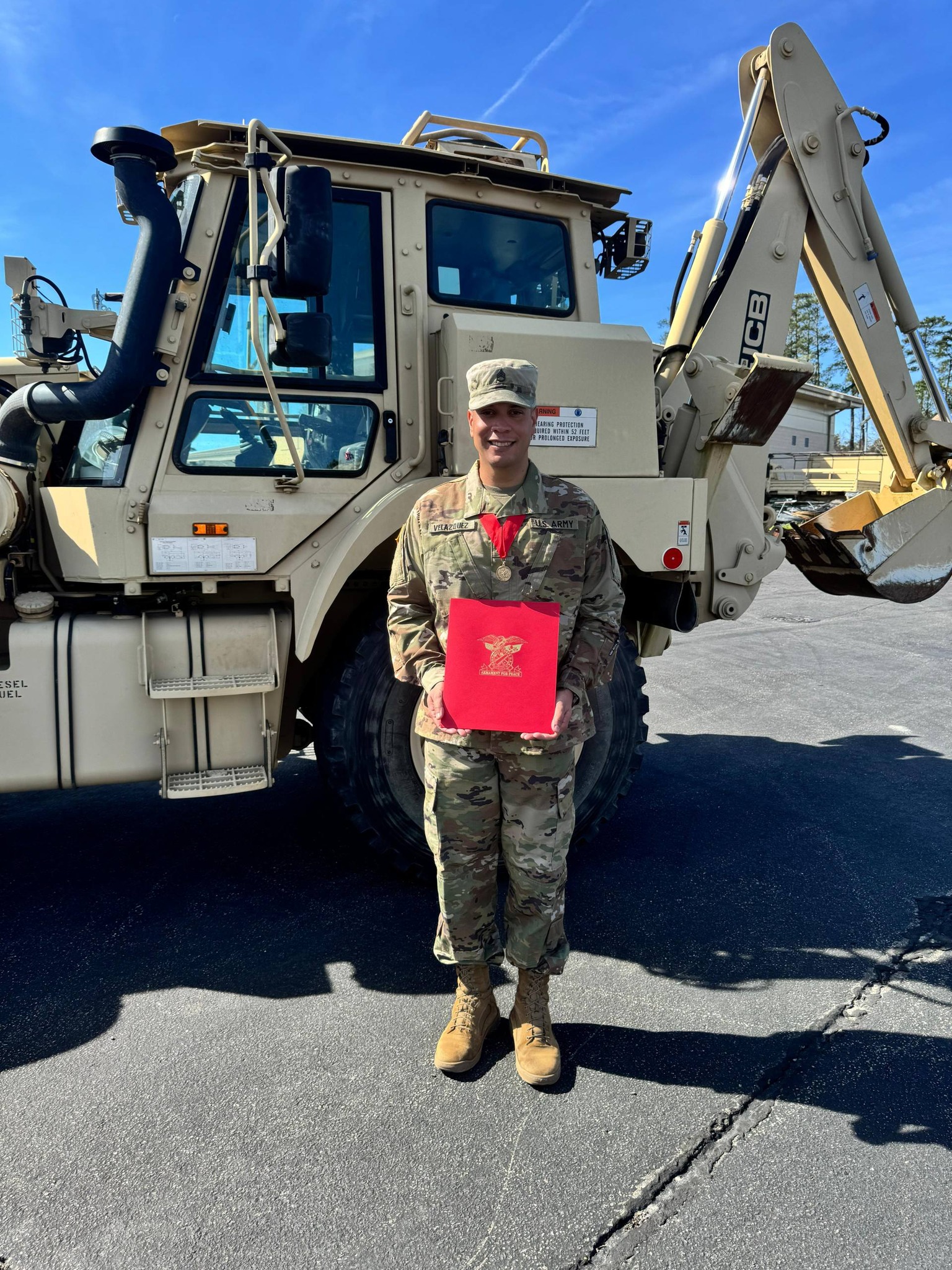 Militar humacaeño recibe una de las condecoraciones más altas del U.S. Army Ordnance Corps
