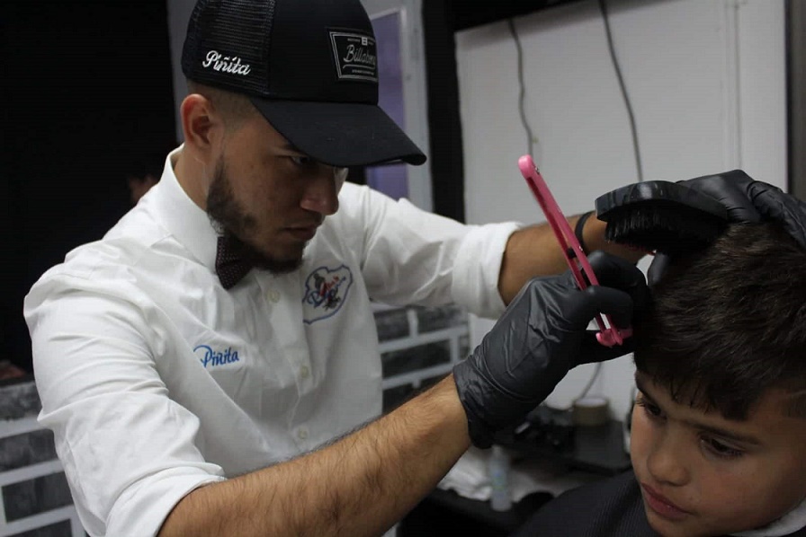 En Yabucoa: Regreso a clases motiva a barberos y estilistas a ofrecer cortes gratuitos