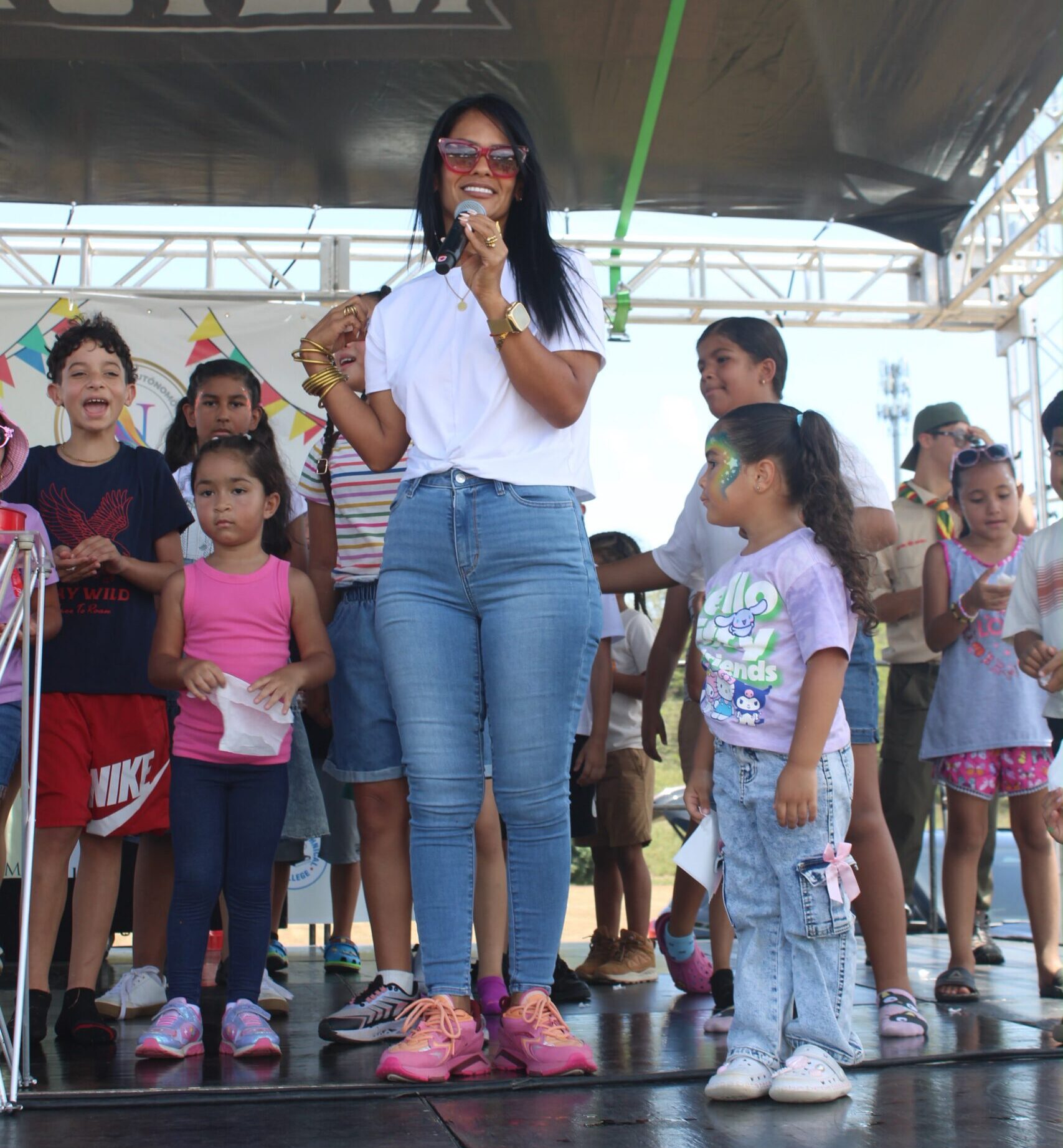 Expo Pasaporte del Estudiante Naguabeño 2026 supera expectativas con amplia participación de familias