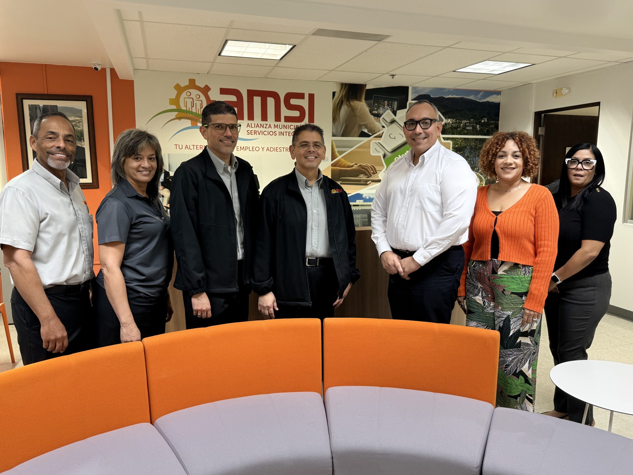 Como parte de este acuerdo, AMSI participará en ferias de empleo, talleres y actividades comunitarias organizadas por Conexión Laboral Noreste.