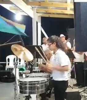 Joven humacaeña inspira con su talento musical y ejemplo de perseverancia