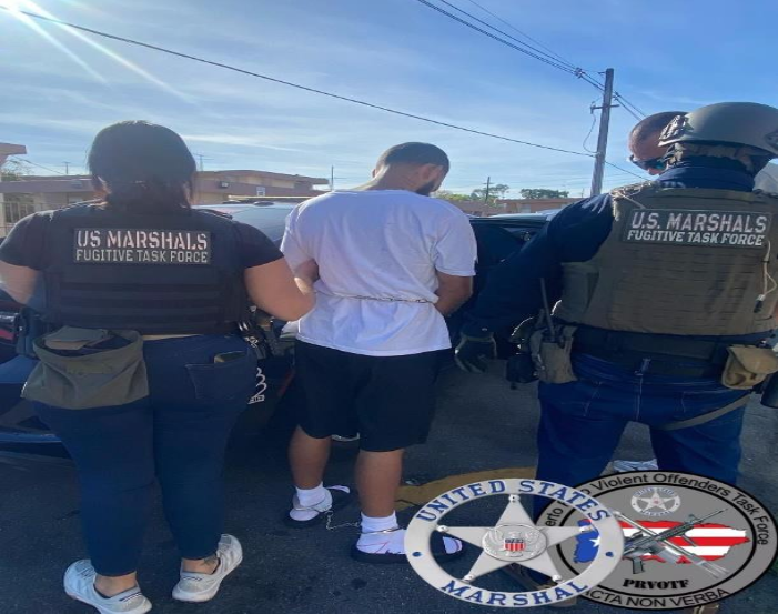 Arrestan en Gurabo a hombre bajo probatoria federal vinculado a pesquisas de homicidio