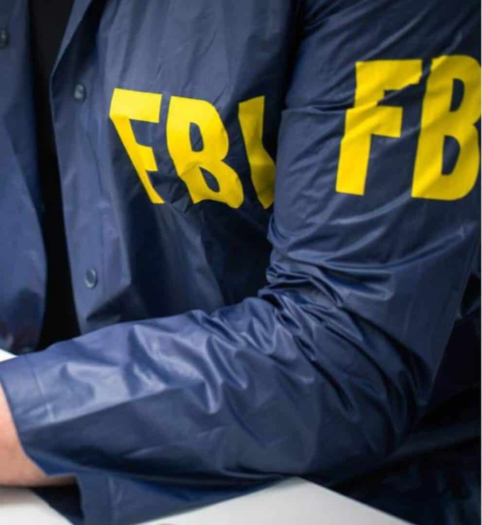 Federales realizan operativo en dos residenciales de Juncos