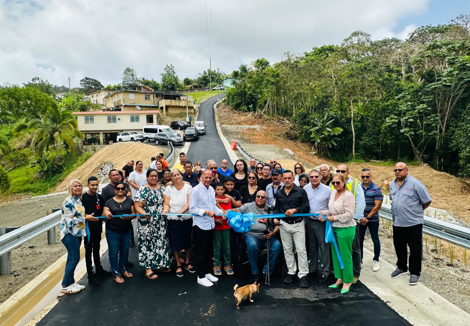 Alcalde pedreño inaugura puente en barrio Montones